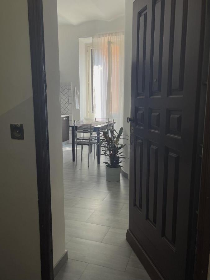 Ami House Roma Apartamento Exterior foto